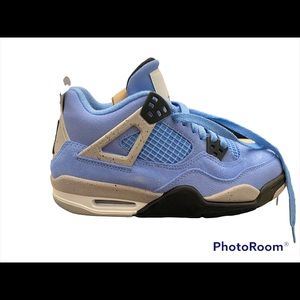 Jordan 4 Retro University Blue (GS) size 5.5 y, new with box